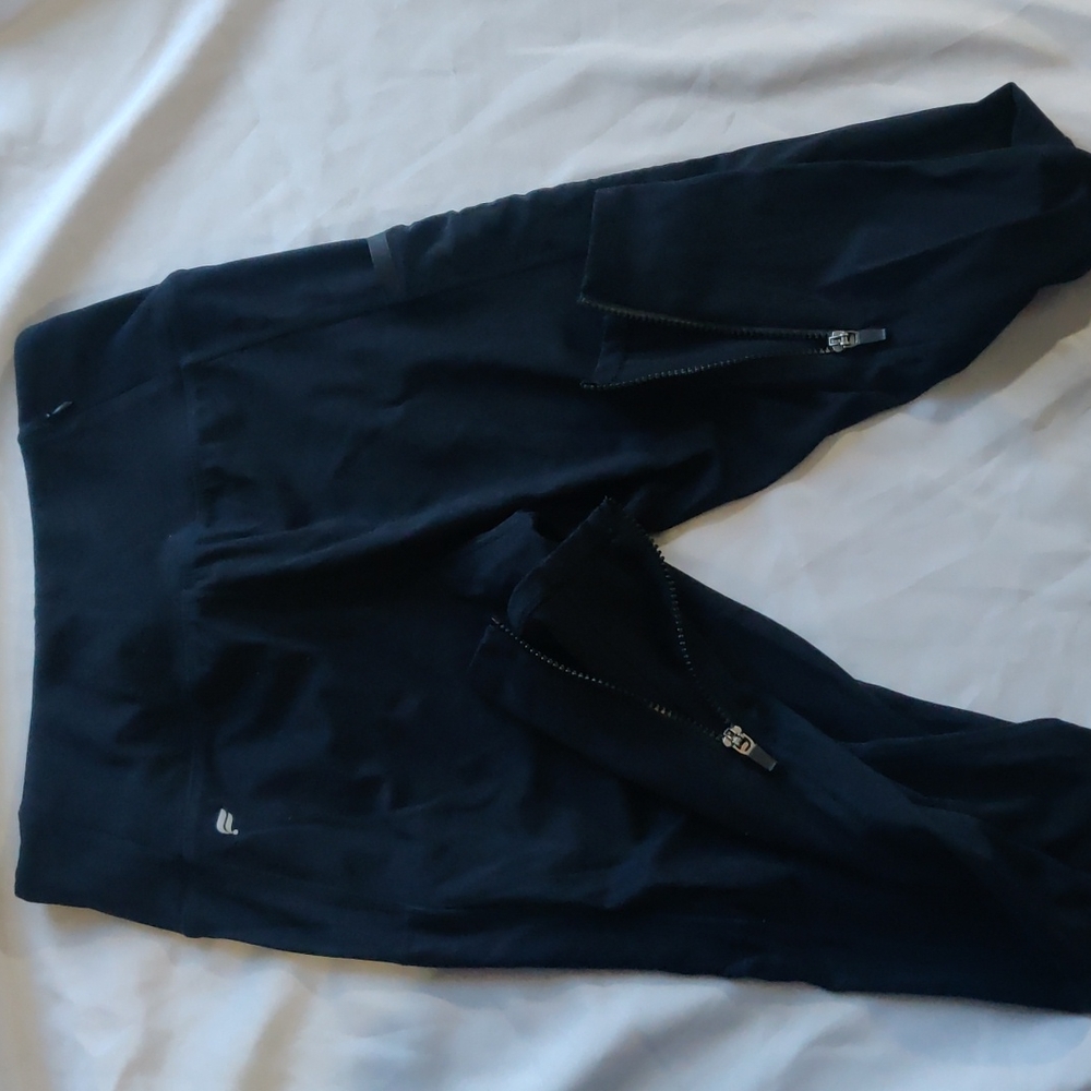 Fabletics Motion 365 Size Large - image 1